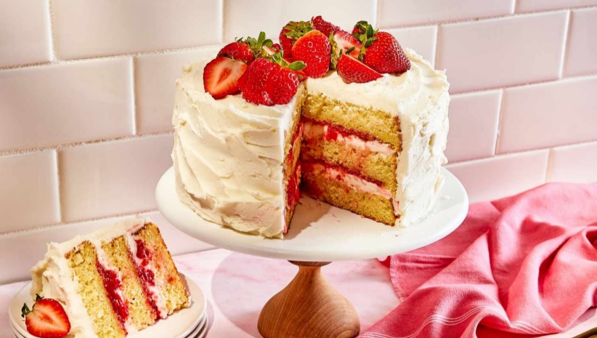 Vanilla Cake With Strawberry Filling Recipe