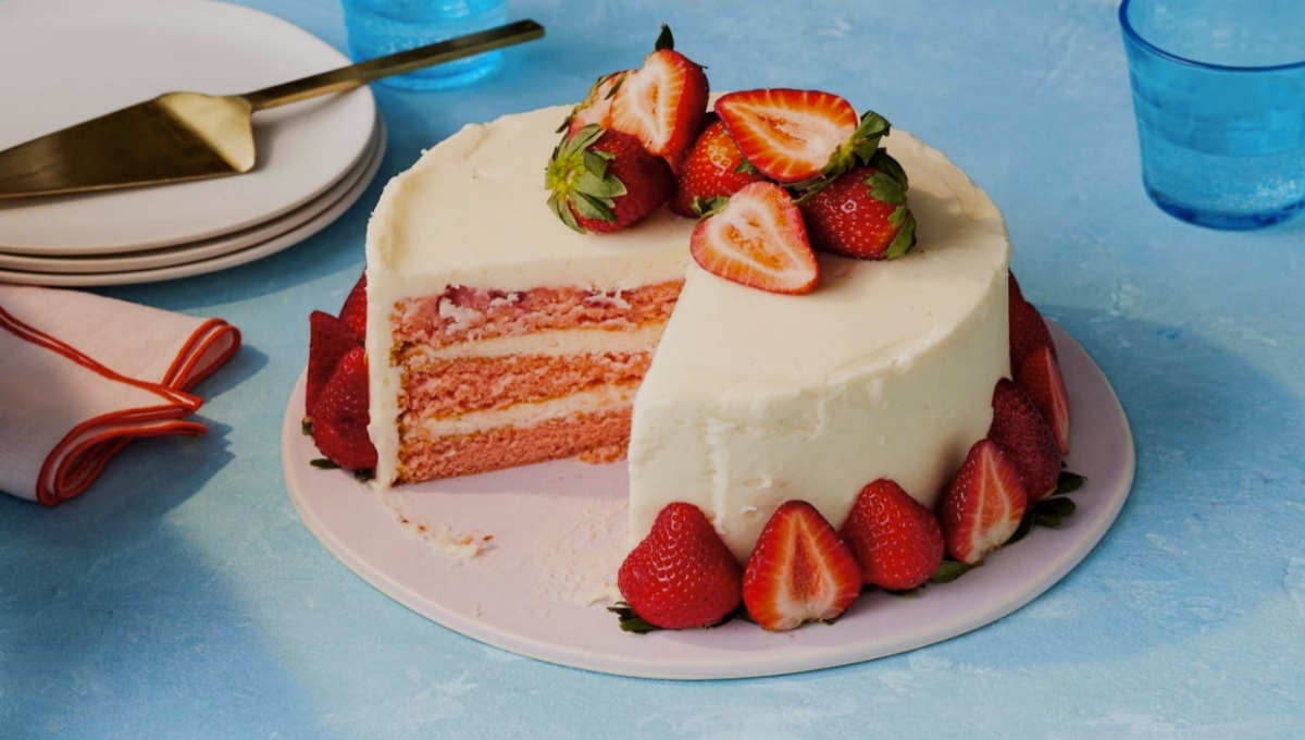 Vanilla Cake With Strawberry Filling Recipe