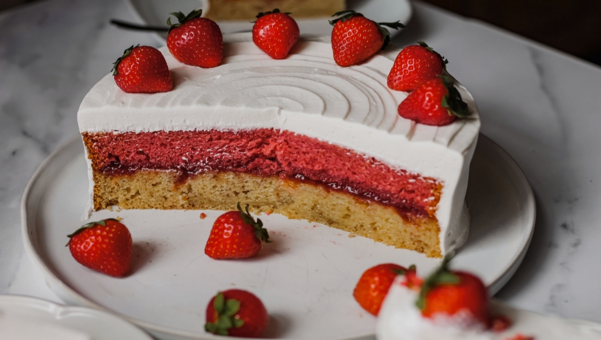 Strawberry And Vanilla Cake Recipe